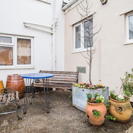 Apartamento The Old Dairy Mill Street Crediton Exterior foto