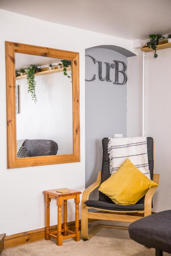 Apartamento The Old Dairy Mill Street Crediton Exterior foto