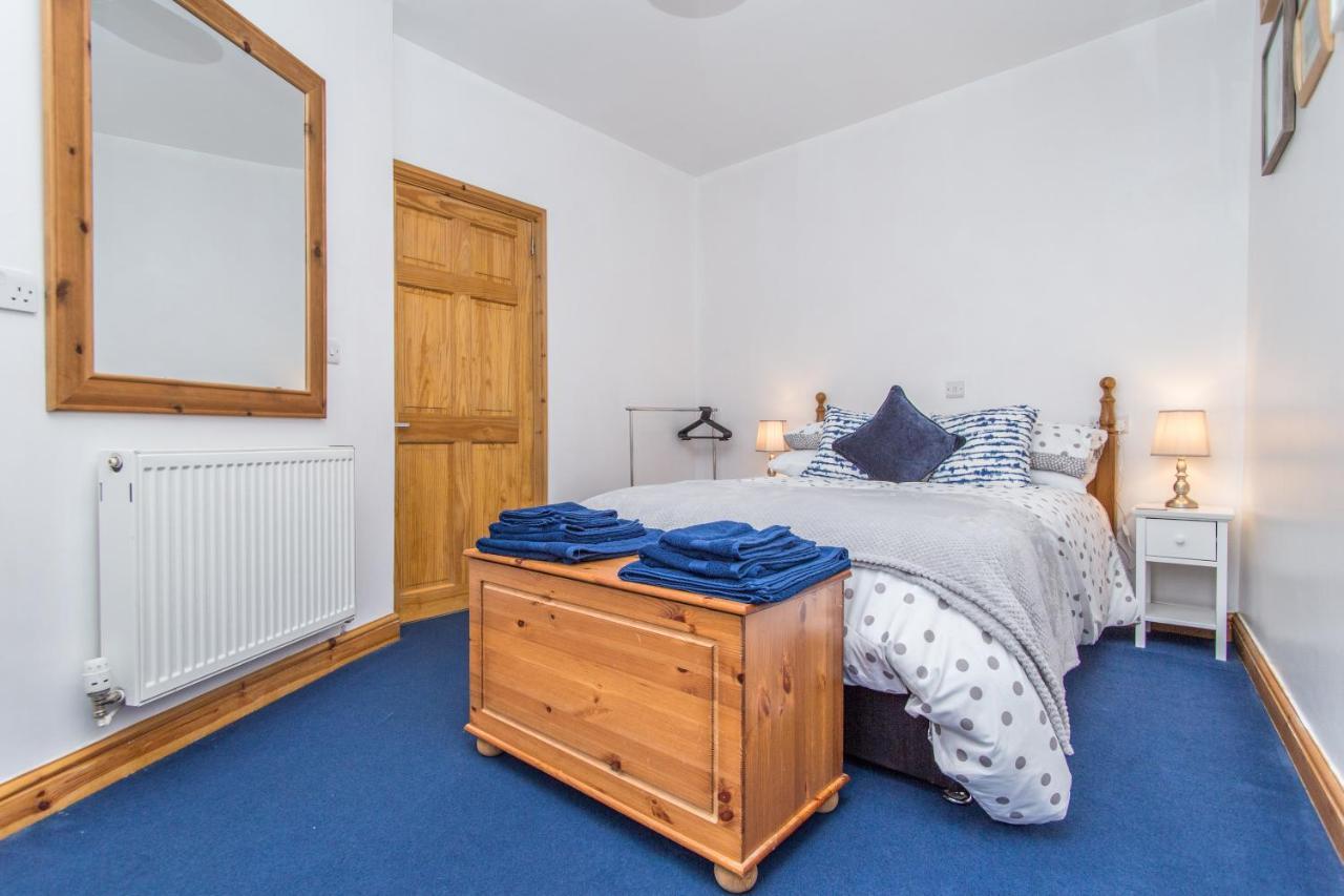 Apartamento The Old Dairy Mill Street Crediton Exterior foto